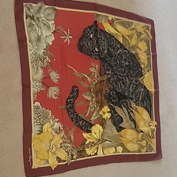VINTAGE Salvatore Ferragamo Jaguar Scarf - Picture 2 of 3